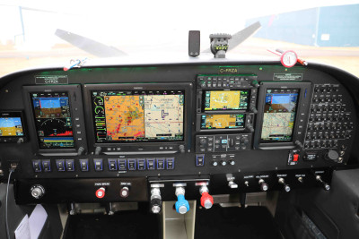 Lancair C-FRZA  ES-DD Cockpit1.JPG
